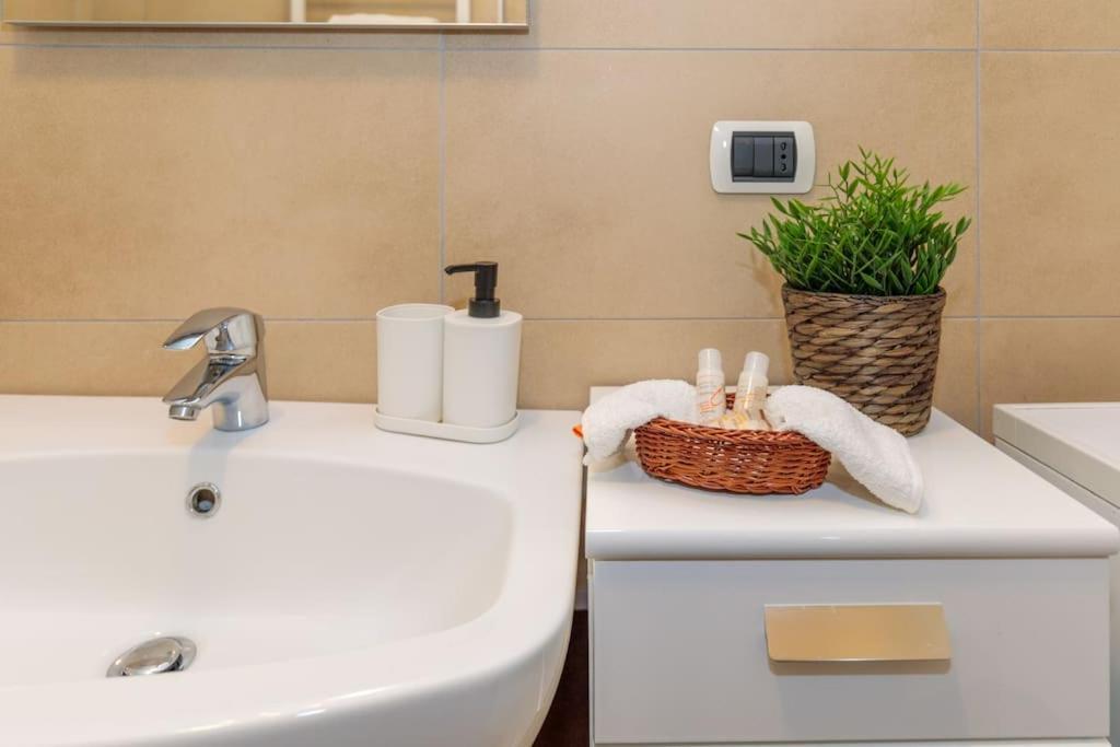 10 Min From Venice Free Garage Lovely Flat Mestre Luaran gambar